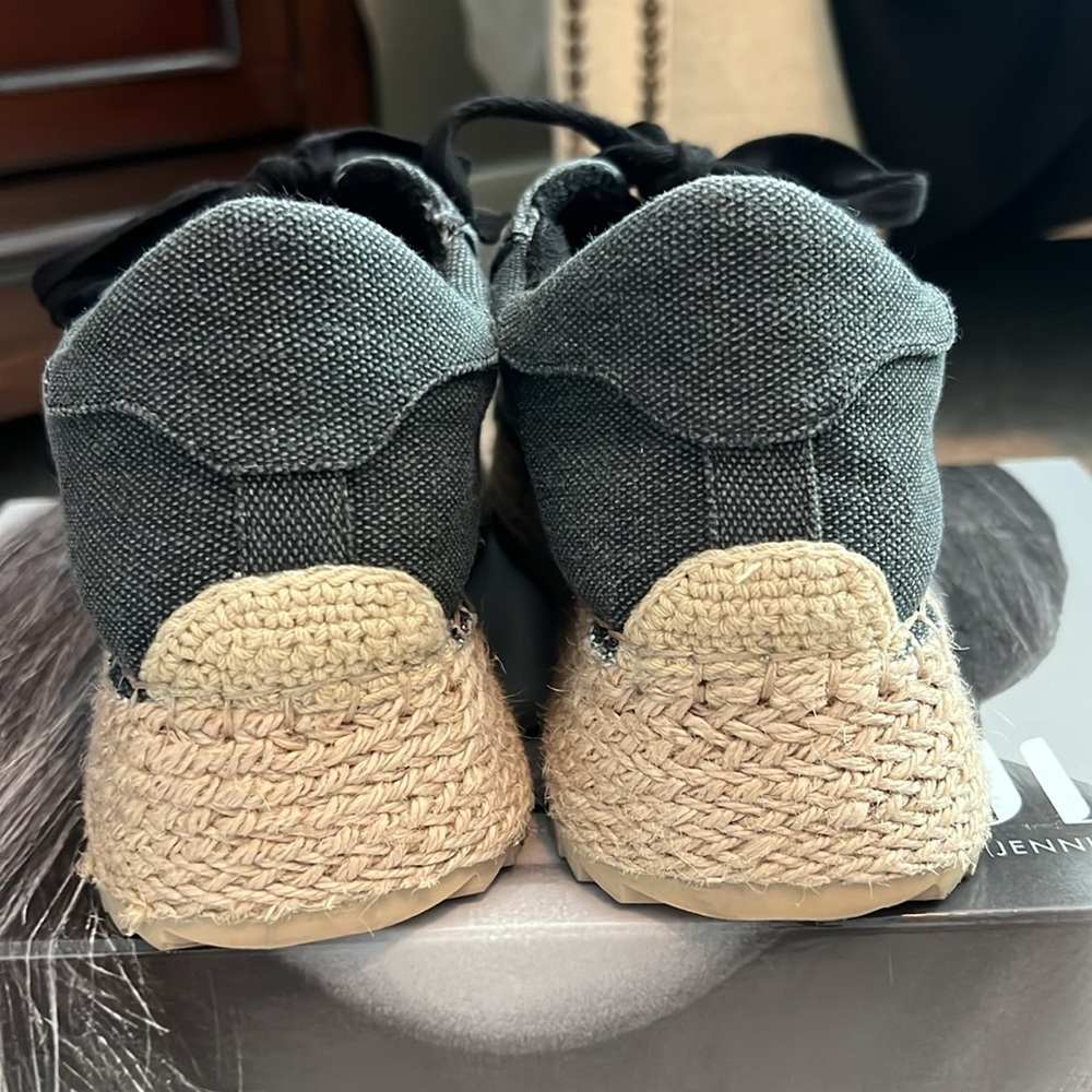 Jennifer Lopez Espadrille Sneakers NIB - Picture 3 of 7